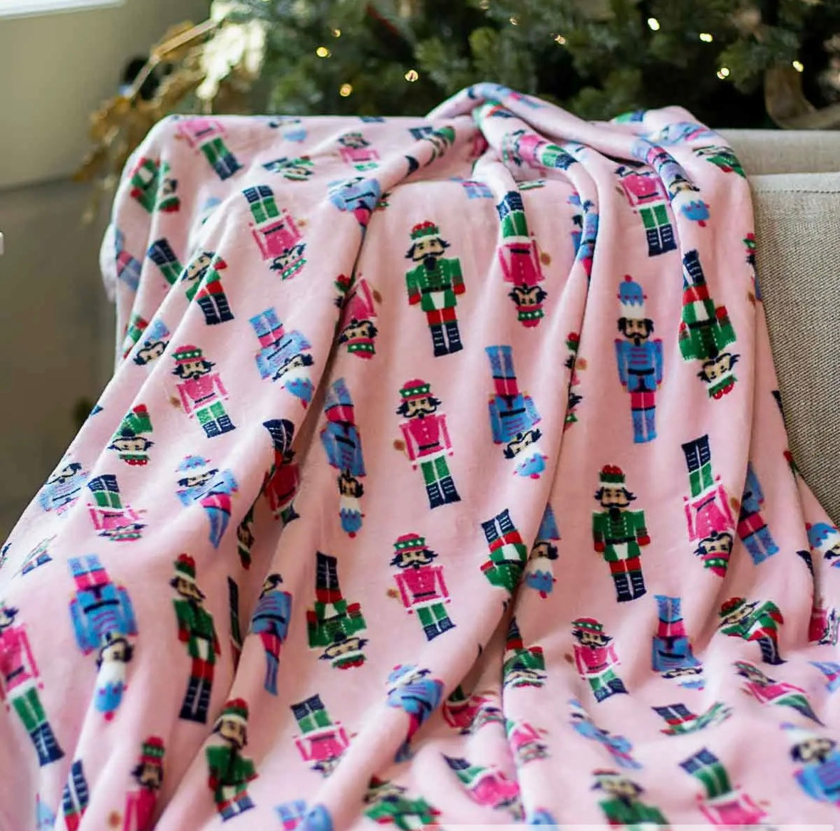 Nutcracker March Throw Blanket(Pink)