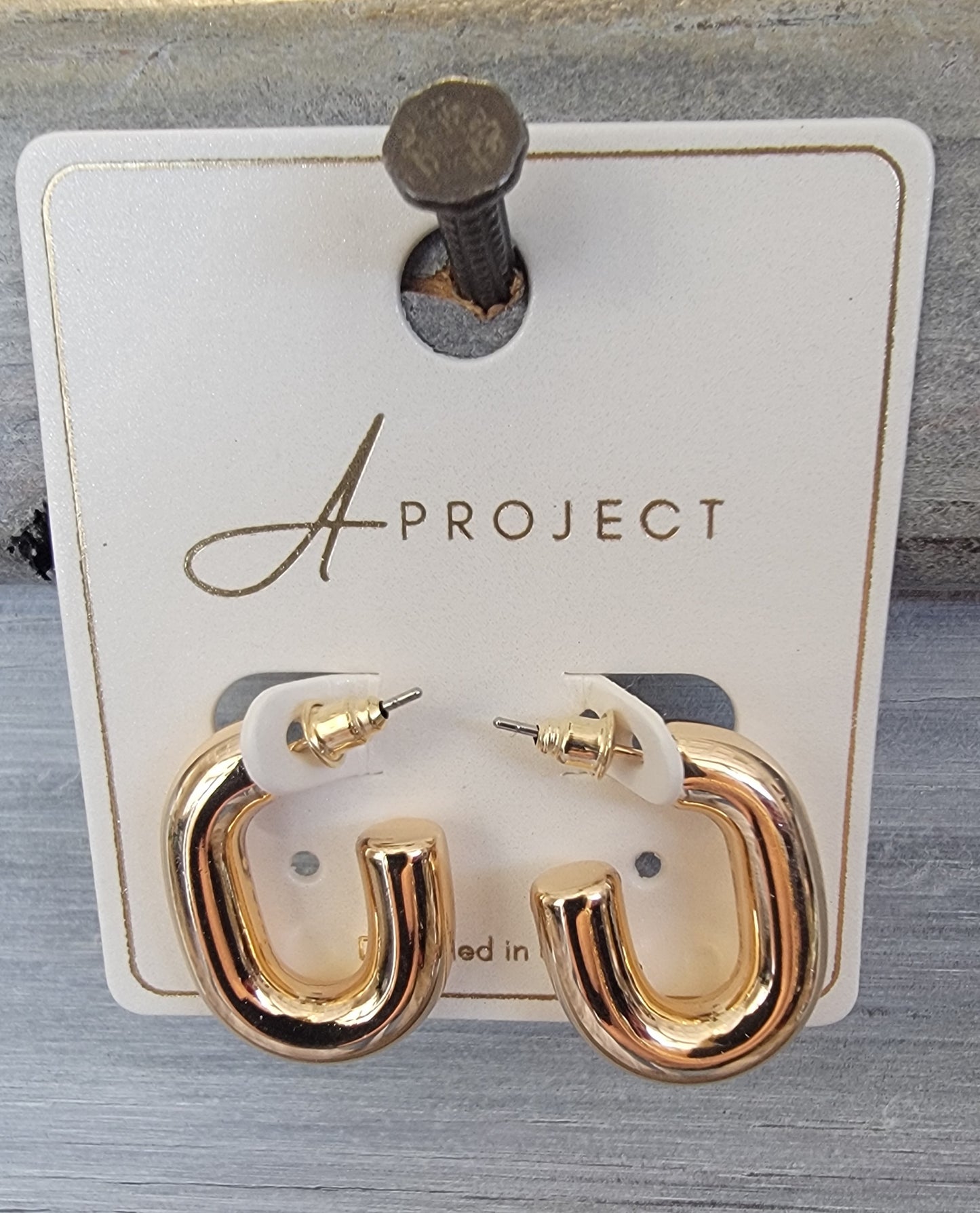 Bitty Oval Hoop