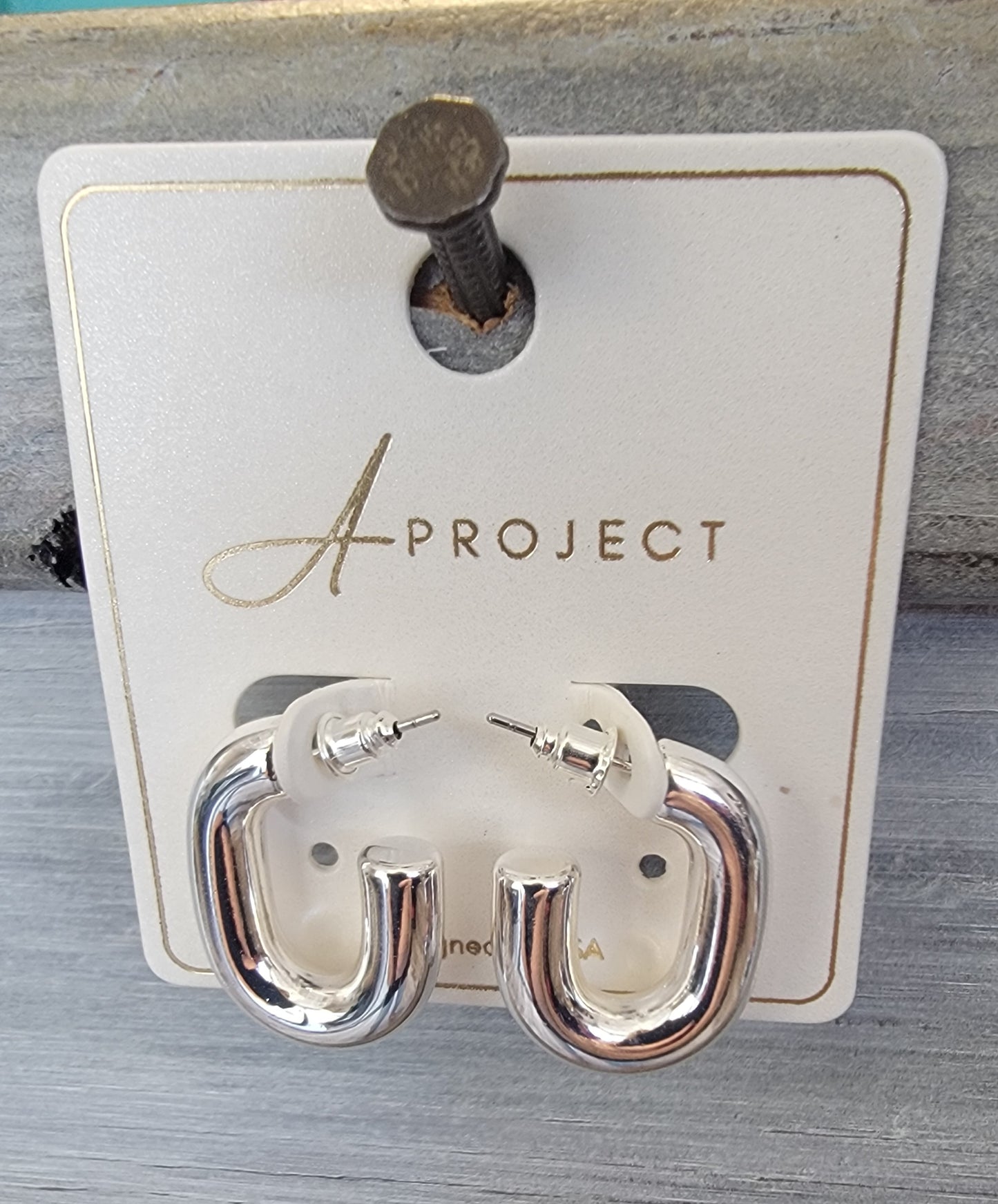 Bitty Oval Hoop